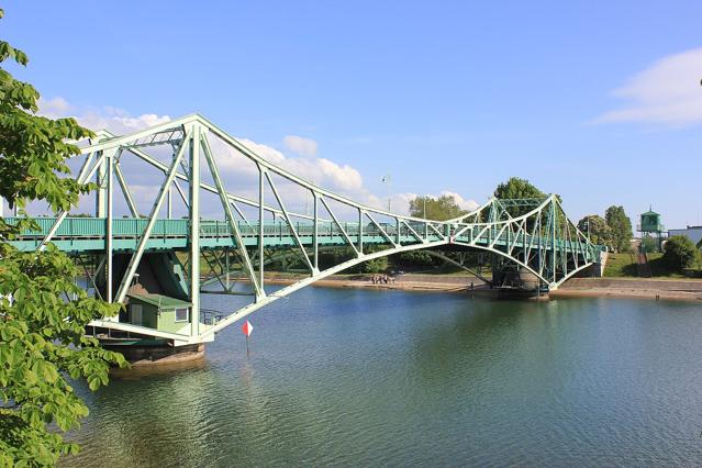 Oskara Kalpaka Bridge